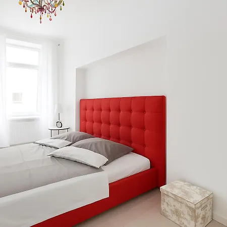 92sqm - Modern 2 Bedroom Appartement *